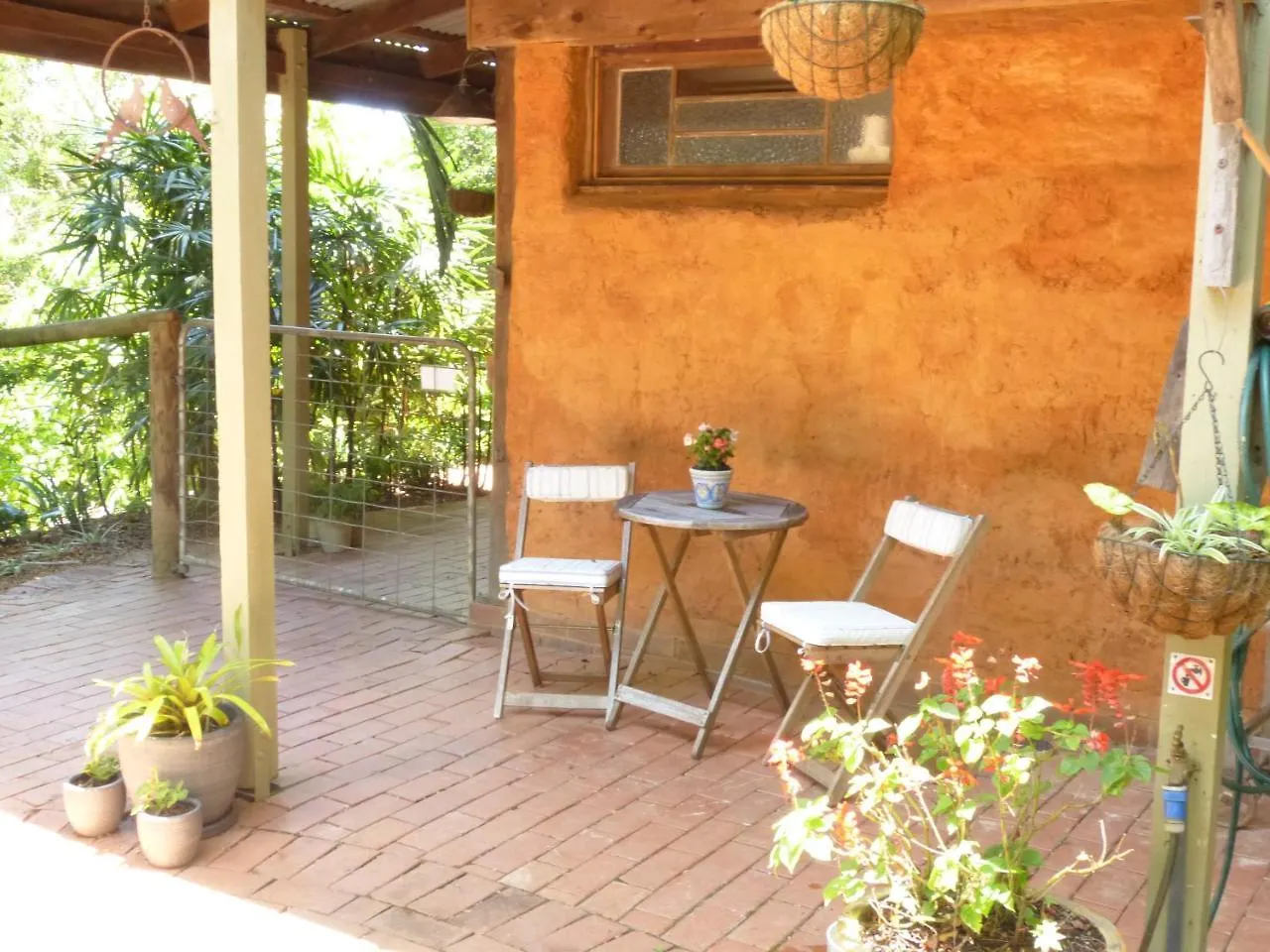 Magnolia Cottage Cooroy Holiday home
